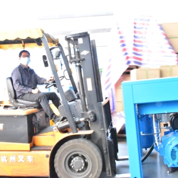 Máy nén khí có sẵn nhiều chủng loại. Đáp ứng kịp thời nhu cầu của khách hàng.