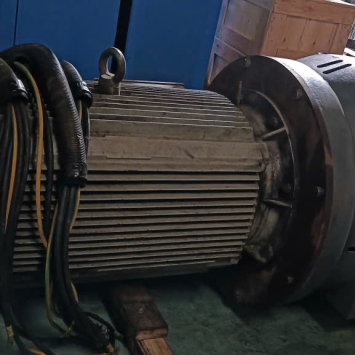 ĐẠI TU BỘ TRỤC VÍT VÀ MOTOR 250Kw