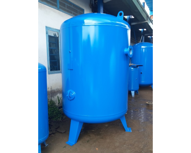 Bình tích khí dung tích: 5000L (dạng đứng).