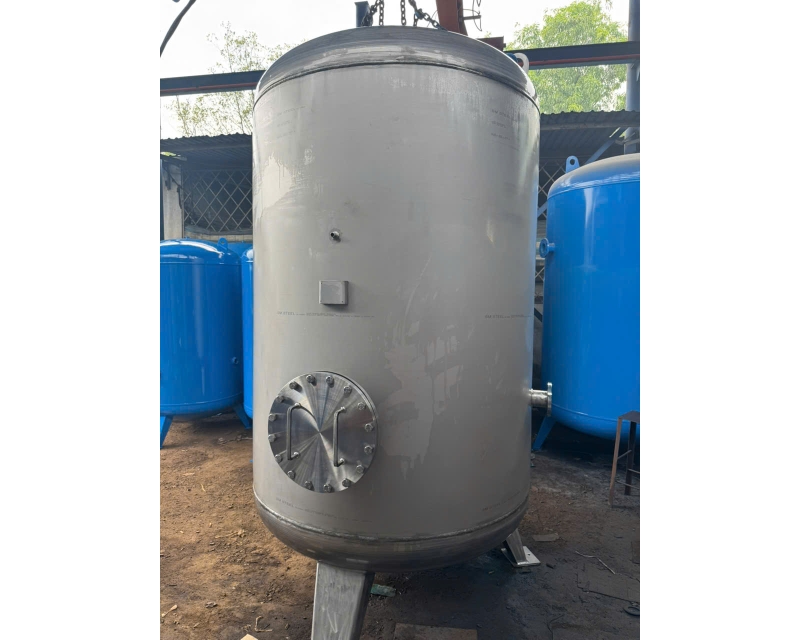 BÌNH TÍCH KHÍ ĐƯỢC SẢN XUẤT BẰNG CHẤT LIỆU INOX 304 